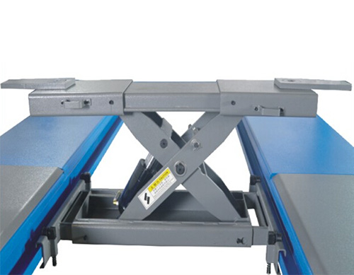 Rolling jack safety design,fixed when loaded  and movable easily when unloaded